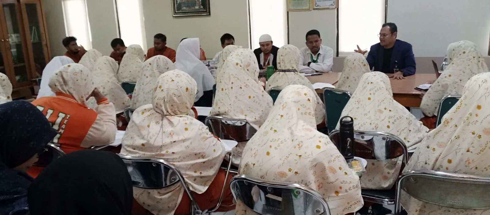 Al Irsyad Karawang Gelar Pendampingan Wali Kelas dan BK: Perkuat Komitmen Bersama Konsultan Pendidikan