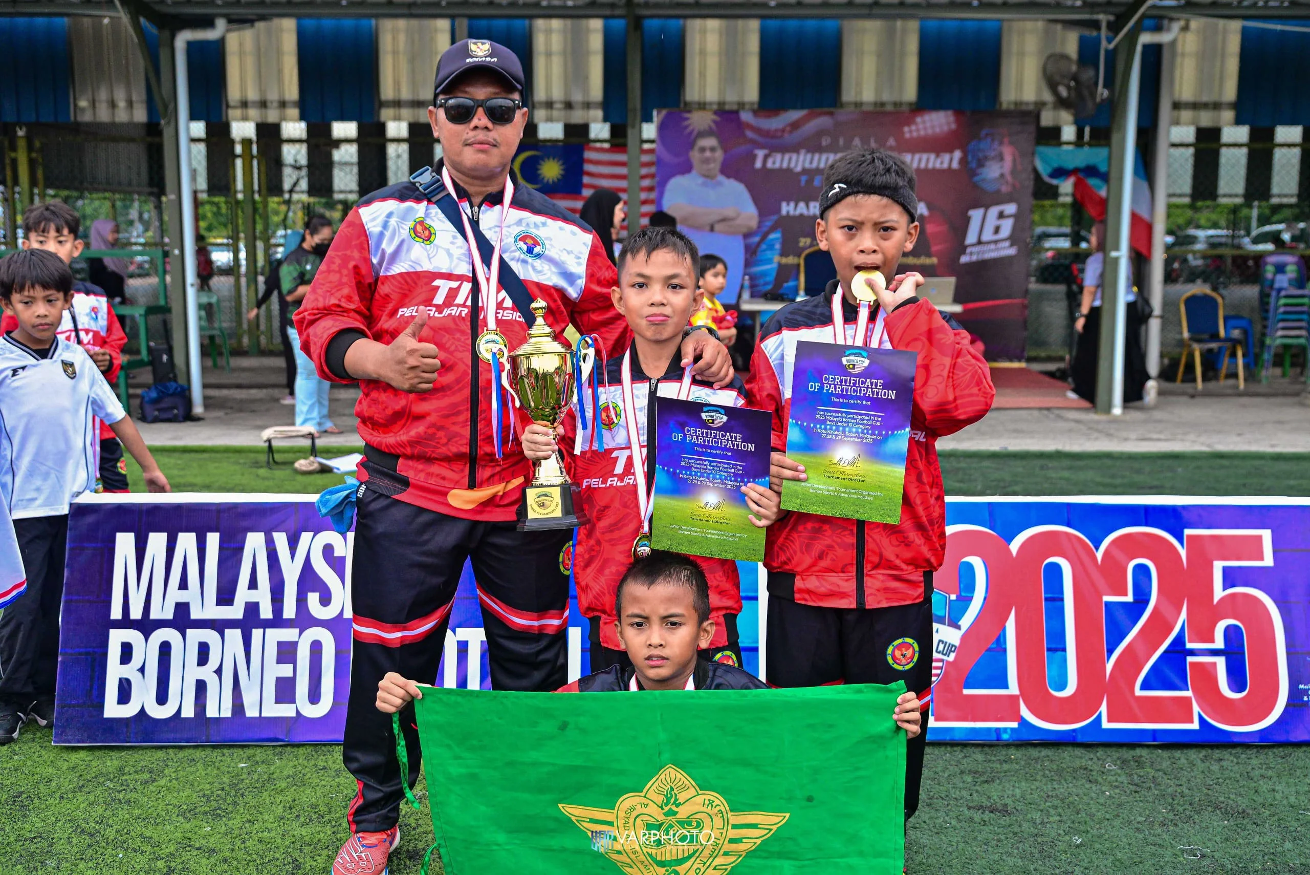 Tiga Siswa SDIT Al Irsyad Ukir Prestasi Internasional: Juara 1 Malaysia Borneo Cup 2025